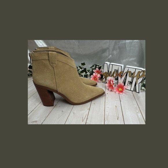 Vince Camuto “Wellinda” Suede Ankle Booties - Sand / Light Taupe - 9M - Picture 2 of 7
